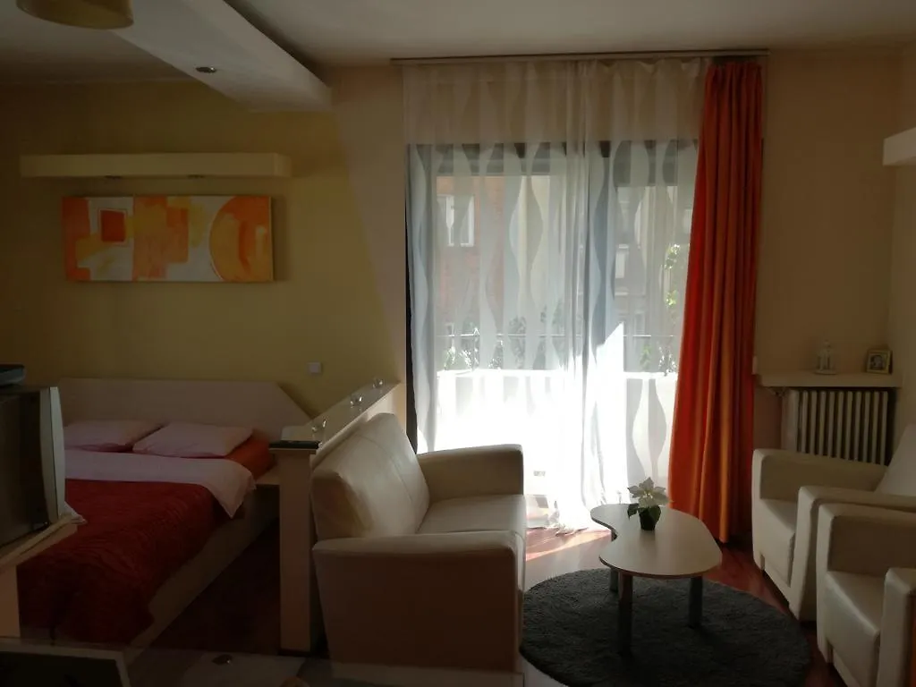 Apartment Black & White Hotel Bucharest