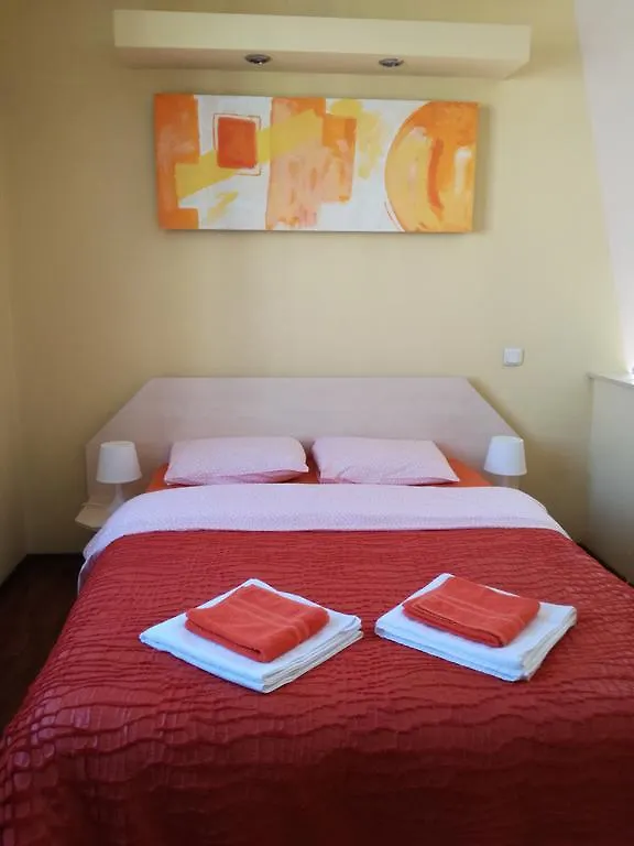 Black & White Hotel Bucharest Apartment