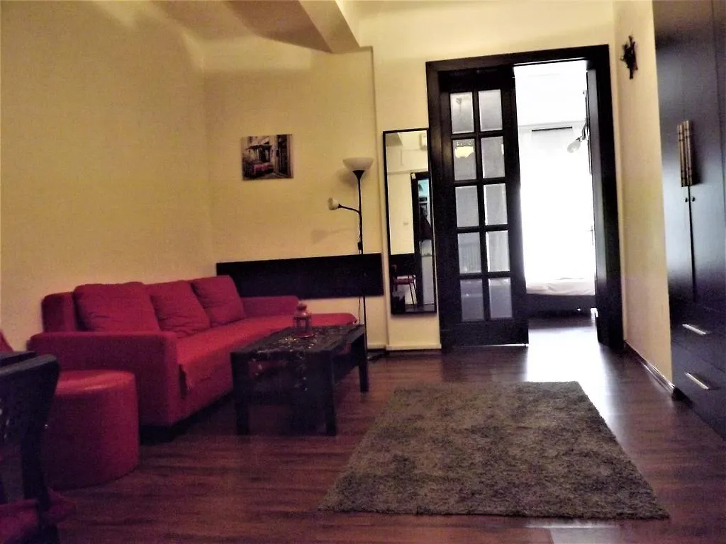 Black & White Hotel Bukareszt 0*,