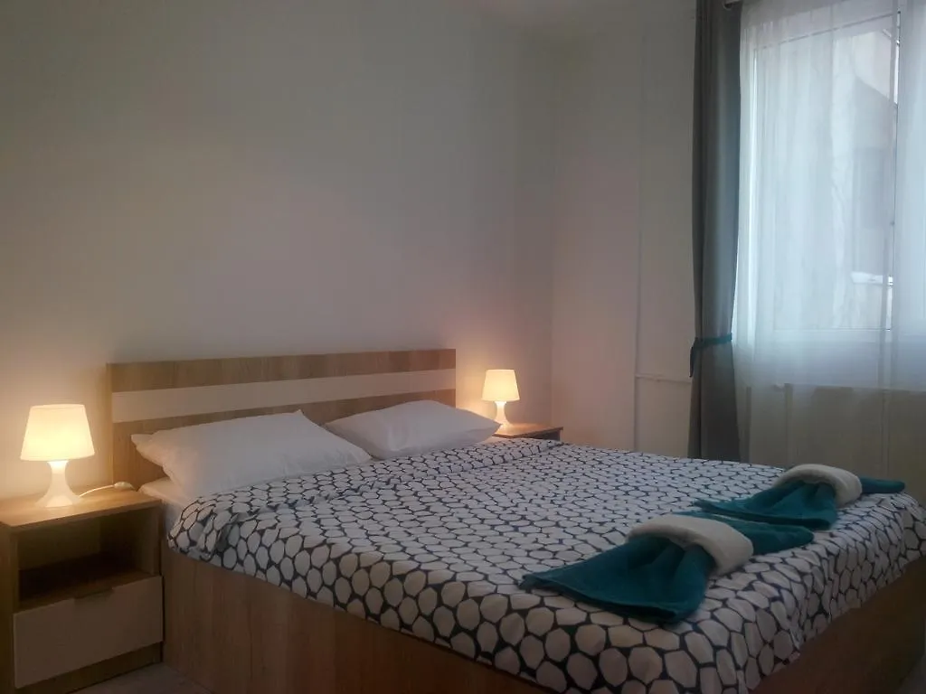 Black & White Hotel Bukareszt 0*,  Rumunia