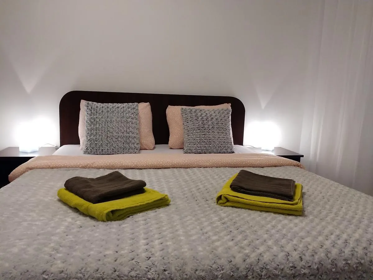 Apartament Black & White Hotel Bukareszt